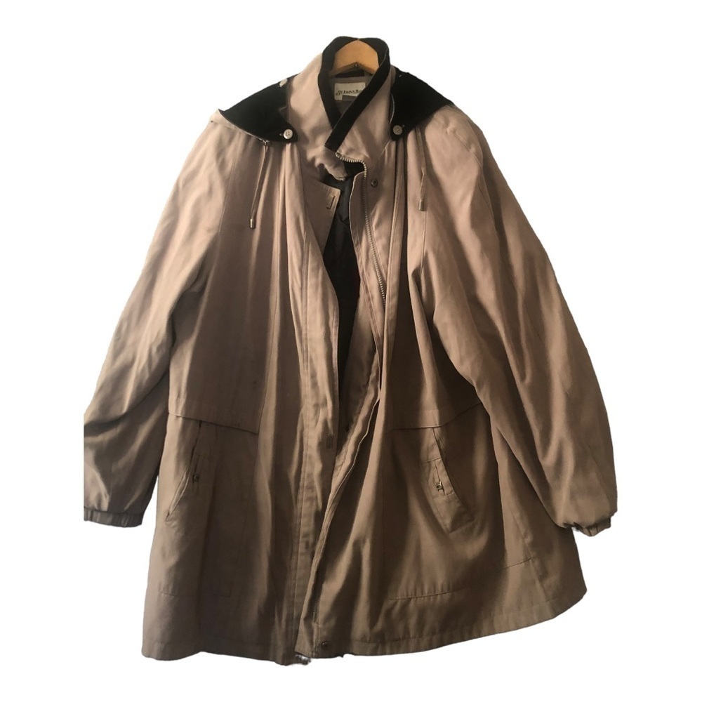 Women’s Light Tan Coat Size Large